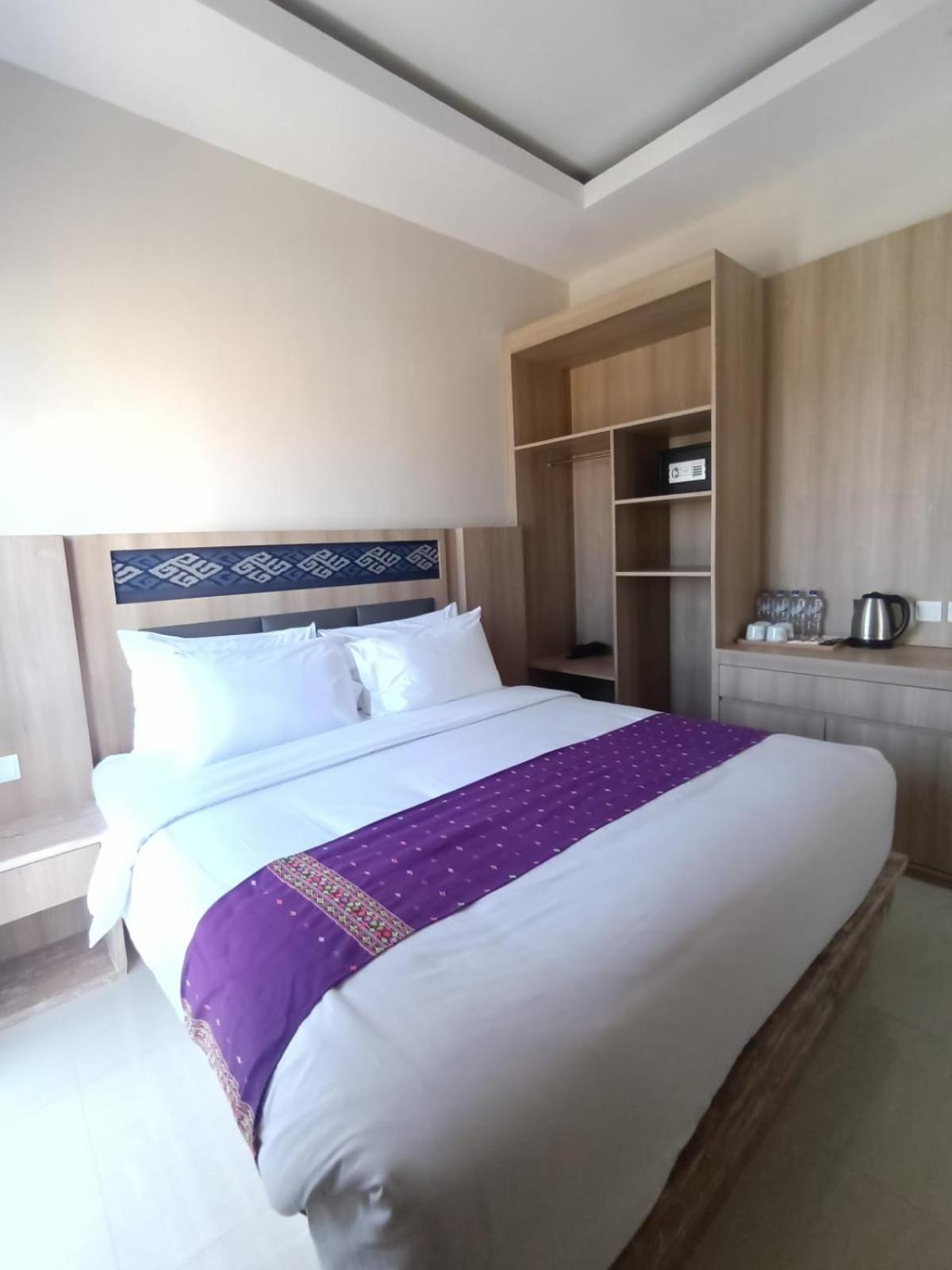 Dejavu 2.0 Hotel Bajo Komodo Лабуан-Бахо Экстерьер фото