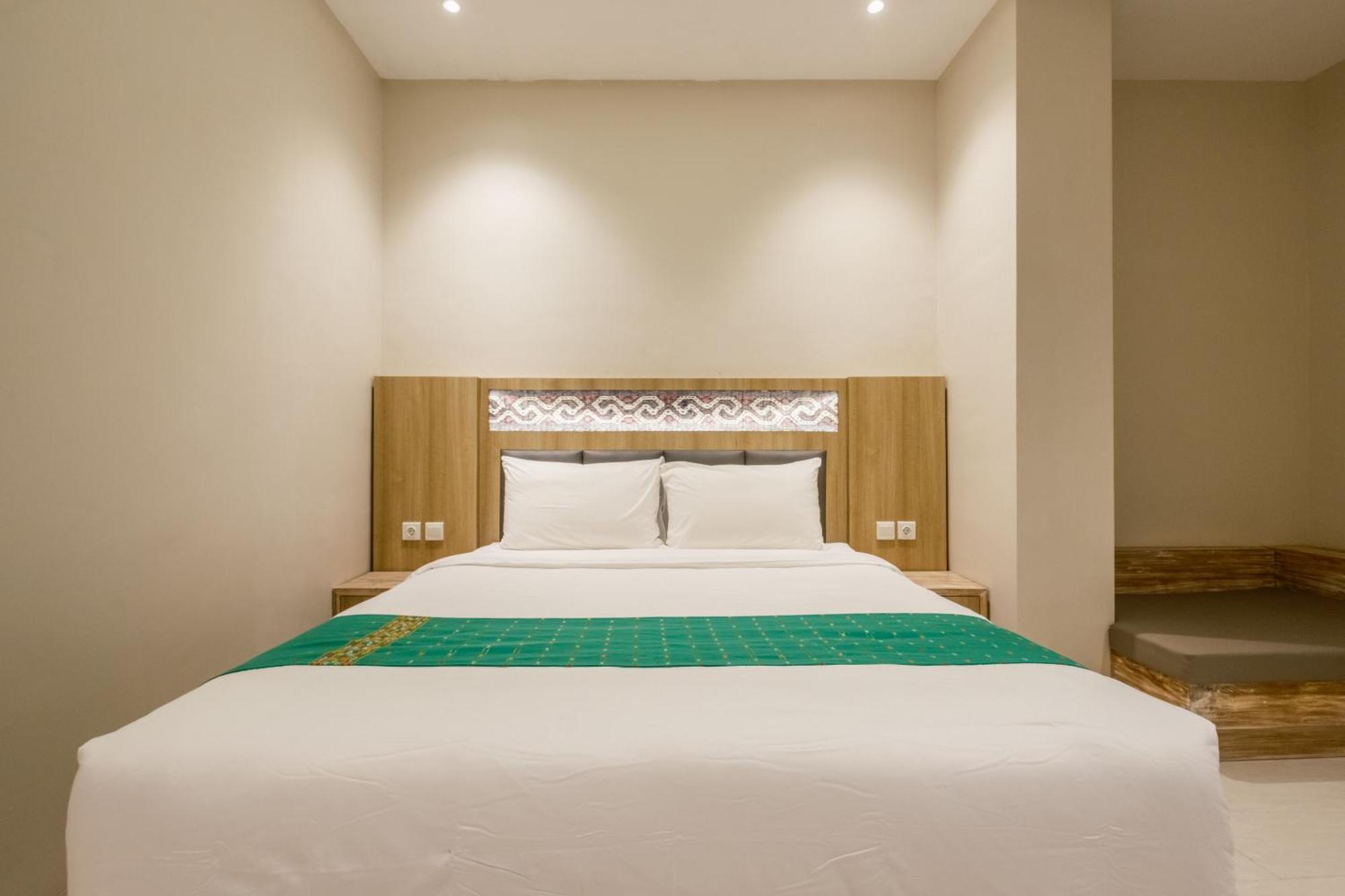 Dejavu 2.0 Hotel Bajo Komodo Лабуан-Бахо Экстерьер фото